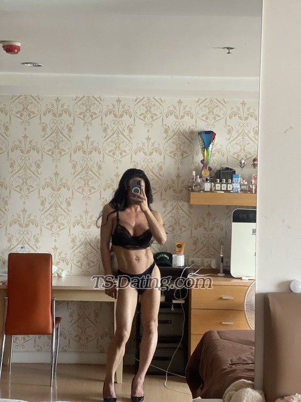 feedphoto-Pailin-0751824  Pailin feed photo