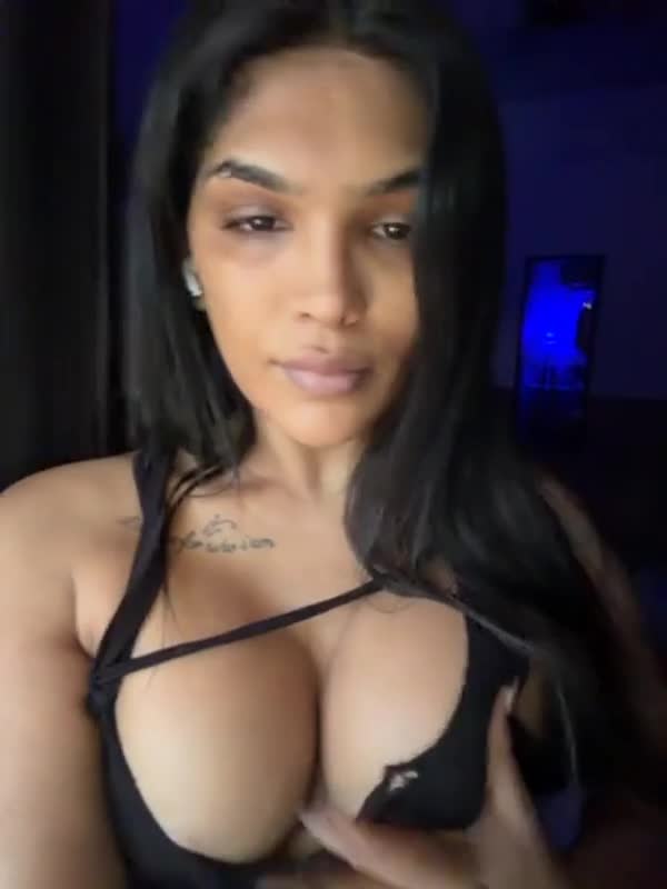 feedvid-GarimaGari-0067856  Garima Gari feed video