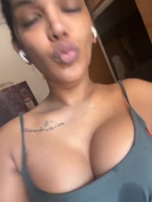 feedvid-GarimaGari-0838034  Garima Gari feed video