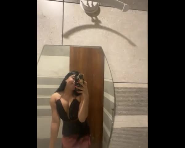 feedvid-LizaaRoy-7635750  Lizaa Roy feed video