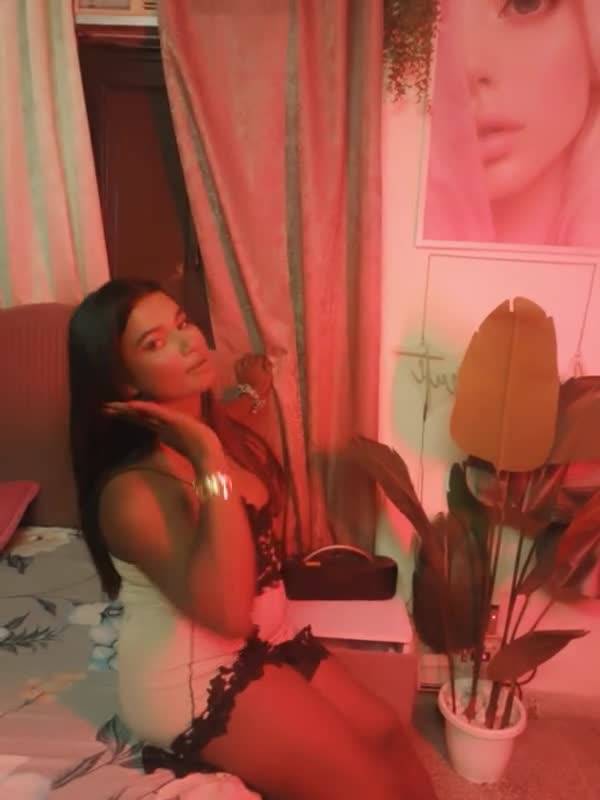 feedvid-RishaRoy-0013462  Risha Roy feed video