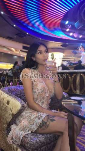 trans girl Adrianagg 1262029