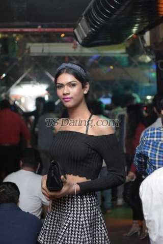 trans girl Aliyakhan 2185466