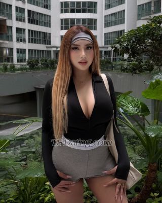 trans girl Almira 0611477 trans girl Almira 0611477