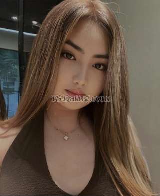 trans girl Almira 6050364