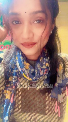 trans girl AluringAhira 6629792