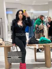 Amanda Vlza Madrid Transex Привет, любимые! Я Аманда, красивая транс-женщина. элегантная и нежная, я твоя идеальная девушка, я также предлагаю тебе вкусный массаж, если ты устала и напряжена, свяжитесь со мной и позвольте моим нежным рукам увлечь вас, чтобы снять все это ежедневное напряжение с вашего виска.. Буду рад предложить Вам свою компанию на любых мероприятиях. Вы хотите это доказать? Я буду ждать твоего звонка.