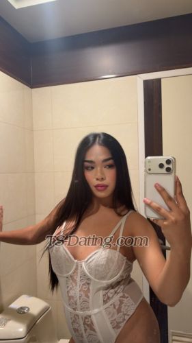trans girl Ameliahuge 1708691