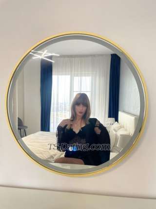 trans girl AndreeaMarck 0505376