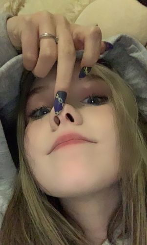 Female from USA - New York