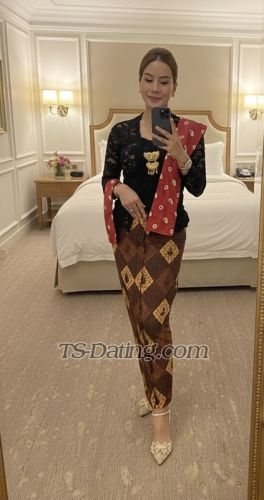 trans girl AngelTopDom 9697082