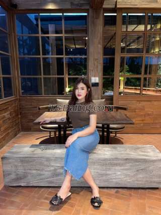 trans girl Anggii1603 9847064