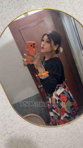 trans girl Anshikaa 0888210