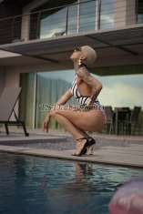 AthenaTS Paris Transex Eine wahre Göttin der Lust, eine Nymphe der Übertretung, eine Venus der Leidenschaft. AKTIV UND PASSIV sehr vollständig und wirklich fabelhaft in der Kunst des Wohlbefindens und der Entspannung, die ich Sie mit meinen Händen erleben lasse. Ich liebe es, alles richtig zu machen, Sie werden von Anfang an meine Priorität sein, und ich werde Ihnen viel Verwöhnung geben, die Sie immer an mich denken lassen wird, und ich werde immer auf Sie warten ... ICH BIN GENAU SO, WIE SIE AUF DEN BILDERN SEHEN UND LIVE SCHÖNER!