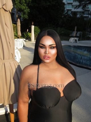 trans girl August254300 4572305