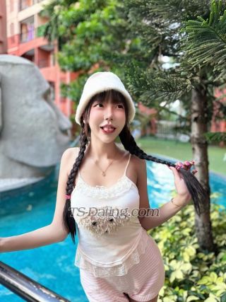 trans girl Babefarisa 6589685