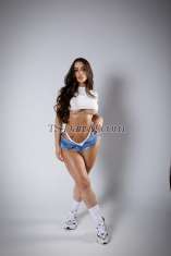 Babimunizts Dubai Transex Ciao amore, benvenuto sul mio profilo. Se ti sono piaciute le mie foto, ti avverto già che sono molto più bella di persona e che ti innamorerai di me. Mi chiamo Babi Muniz, sono brasiliana e questa è la mia prima volta a Dubai. Garantisco un'esperienza indimenticabile. Il mio servizio è versatile, attivo e passivo, con carezze e tanto piacere. Sarò la tua scelta migliore. Faccio servizi di videochiamata se preferisci e le mie piattaforme hanno video hot ed esclusivi. babimunizts. Aspetto il tuo messaggio per un appuntamento indimenticabile. Baci a presto 