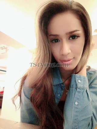 trans girl BellaBenz 8912043