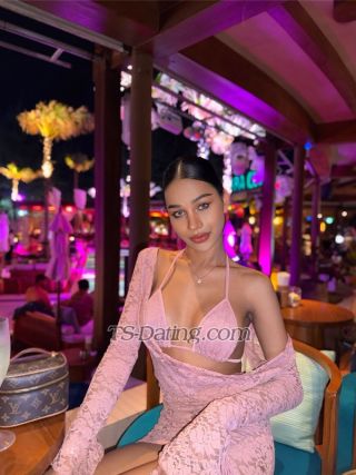 trans girl Benz2004 0454578 trans girl Benz2004 0454578