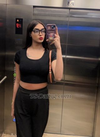 trans girl Bigdickruhi 1224818