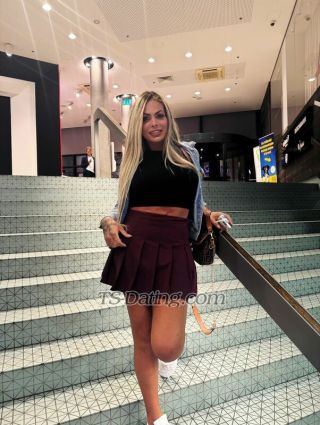 trans girl BlondHorny 4081844