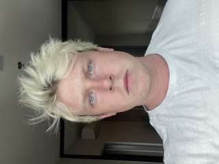 Blondeandblue-2681379