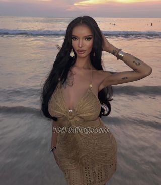 trans girl BombshellLara 5370100