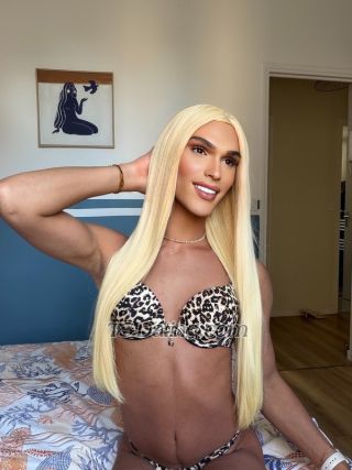 Shemale-Brendachaud-7573325