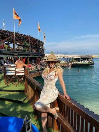 trans girl blondea7 5748382 trans girl blondea7 5748382