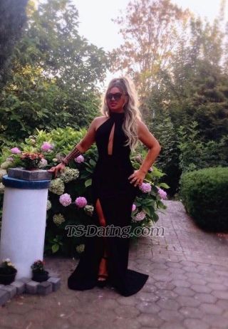 trans girl Catalinadyor 1883283 trans girl Catalinadyor 1883283