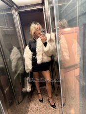 Chiara XL Rome Transex Soy Luciana Chiara, una mujer con un estilo y una elegancia exquisita, un tesoro raro de encontrar 😉  Mi cuerpo de porcelana y piel suave está diseñado con curvas delicadas que despertarán tus deseos más profundos 🔥  Mi sonrisa cálida y amable es una invitación a la intimidad, y mi mirada enigmática te atrapará en un instante 💖  Como sacerdotisa del amor, mis masajes y caricias te transportarán a un mundo de sensaciones fascinantes 😈   Además, mi mente curiosa siempre tiene temas ardientes para conversar, alimentando una conexión que va más allá de lo físico 🌹  Mi trato amable, gentil y empático creará un ambiente íntimo y acogedor donde la pasión florecerá naturalmente ✨  Si buscas una experiencia única y profundamente enriquecedora, donde la sensualidad se combina con la inteligencia, ¡no dudes en contactarme! 📞  Espero ansiosamente tu llamada para compartir momentos especiales y llenos de un encanto que te dejará sin aliento 😏