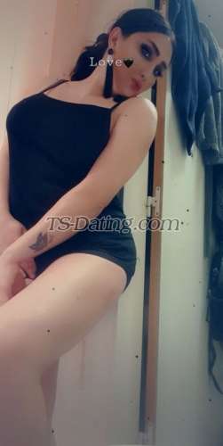 trans girl cerine 0190556