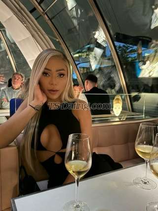 trans girl DeesseOzores 9972845