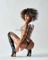 Dollsexy London Transex I'm a highly addictive girl, you can bet that I'll drive you
crazy. I'm 1.77m tall, have dark eyes, a tanned and toned
body and a 21cm dowry to give you all the pleasure you
deserve. I like to do everything in the service, whether I'm
active or passive. Kissing on the mouth is essential! I'm
anxiously waiting for you. Kisses :)