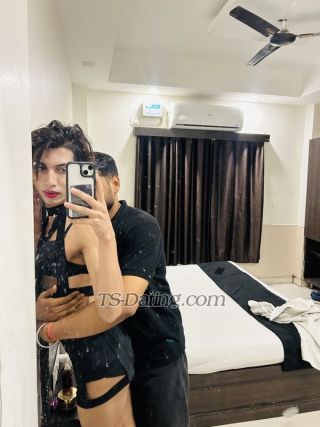 trans girl Dreamydiva 8083783