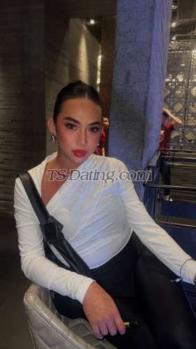 trans girl daniellecarbs 0001114