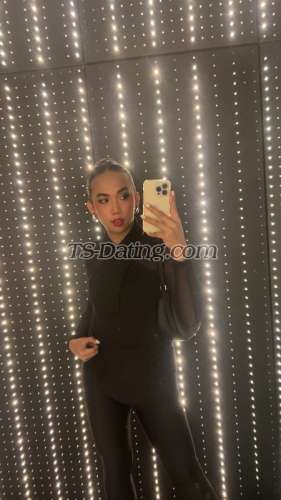 trans girl daniellecarbs 0004890