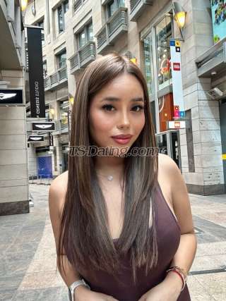 trans girl Emerald07 0074240 trans girl Emerald07 0074240