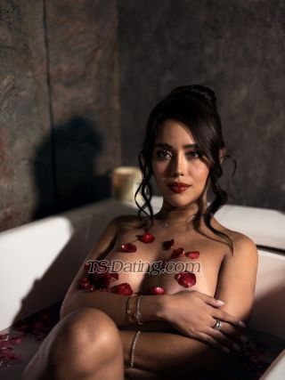 trans girl Emerald07 0243894 trans girl Emerald07 0243894