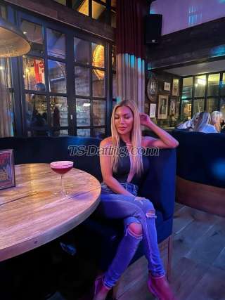 trans girl Enchantress 7880279