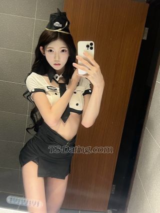 trans girl Estradiaon 8151667