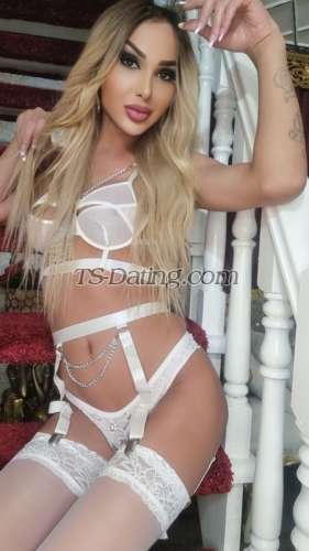 trans girl ExtremRoya 0252340