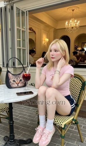 trans girl Fangya 4883010