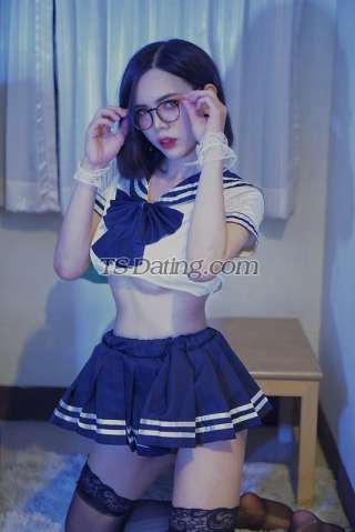 trans girl Fayefaye 0088583