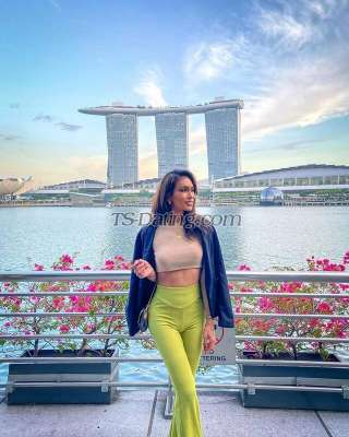 trans girl FoxyLara 0560140 trans girl FoxyLara 0560140