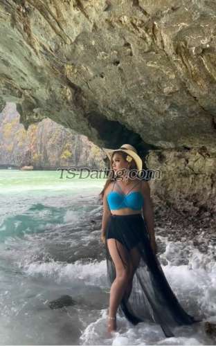 trans girl GeorgiaHadid 7061496