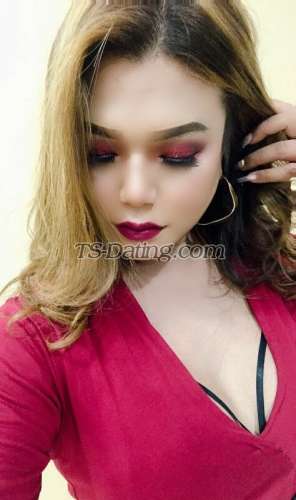 trans girl GeorgiaHadid 7369751