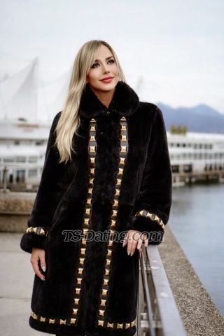 trans girl Golden 2664215 trans girl Golden 2664215