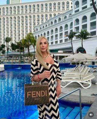 trans girl Golden 8397424 trans girl Golden 8397424