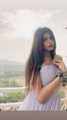 glow Noida Transex Наслаждайтесь первоклассным временем с Жаклин🌟 Здравствуйте, уважаемые господа! Меня зовут Жаклин, я дружелюбная и жизнерадостная собеседница из Нойды. Я люблю создавать особенные, изысканные моменты для тех, кто ценит элегантность, тепло и настоящую связь. Ищете ли вы идеального партнёра для мероприятия или увлекательного виртуального опыта, я готова сделать всё это незабываемым. Обо мне Дружелюбный и гибкий: Я привношу тёплую улыбку, хорошее настроение и немного стиля в каждую встречу. Я могу быть милой и романтичной или смелой и энергичной — в зависимости от ваших предпочтений. Естественный вид: Я предпочитаю свою свежую, естественную красоту с легким макияжем, но могу и нарядиться по высшему разряду, если вы попросите меня создать особый образ. Чистота и профессионализм: я всегда поддерживаю чистоту и уважительное отношение, гарантируя вам комфорт и безопасность. Готовность к путешествию: Я могу забронировать тур по всей Индии и буду рад посетить выбранное вами место и прекрасно провести время. _СПЕЦИАЛЬНЫЕ УСЛУГИ ДЛЯ ВАС_ Отличная компания: идеально подходит для вечеринок, ужинов или тихих моментов с приятными беседами и гостеприимной атмосферой. Релаксация и веселье: насладитесь расслабляющим массажем, зажигательными танцами или игривой ролевой игрой — все это создано специально для вас. Виртуальные развлечения: для тех, кто находится далеко, я предлагаю увлекательные видеозвонки, которые кажутся личными и безопасными. Полный день или ночь: проведите целый день или ночь, используя индивидуальный план, соответствующий вашим пожеланиям. _Как забронировать_ Для особых клиентов: мои услуги предназначены для тех, кто ценит качество и эксклюзивность, — идеально подходят для людей, которые хотят лучшего. Лучшие места: Я посещаю 5-звездочные отели или хорошие курорты для выездных процедур, стараясь обеспечить себе комфорт и стиль. Правила видеосвязи: Пожалуйста, согласовывайте время видеозвонков заранее; неожиданные звонки не будут приняты. Свяжитесь со мной: отправьте сообщение, чтобы задать вопросы или забронировать. Может потребоваться быстрый контрольный звонок, а также предоплата за выезд или поездку. Давайте сделаем это особенным Я здесь, чтобы превратить ваши идеи в весёлое, уважительное и незабываемое времяпрепровождение. Давайте наслаждаться прекрасными моментами вместе, будь то лично или онлайн. Свяжитесь со мной сегодня, чтобы узнать больше и забронировать место! Контакт: 9958016835 Примечание: Всё соответствует законным и справедливым правилам. Фотографии публикуются только при подтвержденном бронировании — пожалуйста, уважайте мою конфиденциальность.